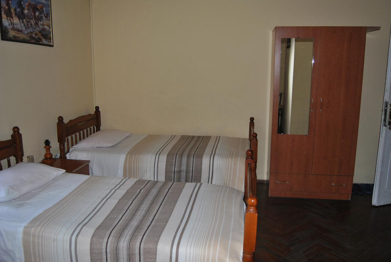 Hotel Republika Тирана Екстериор снимка