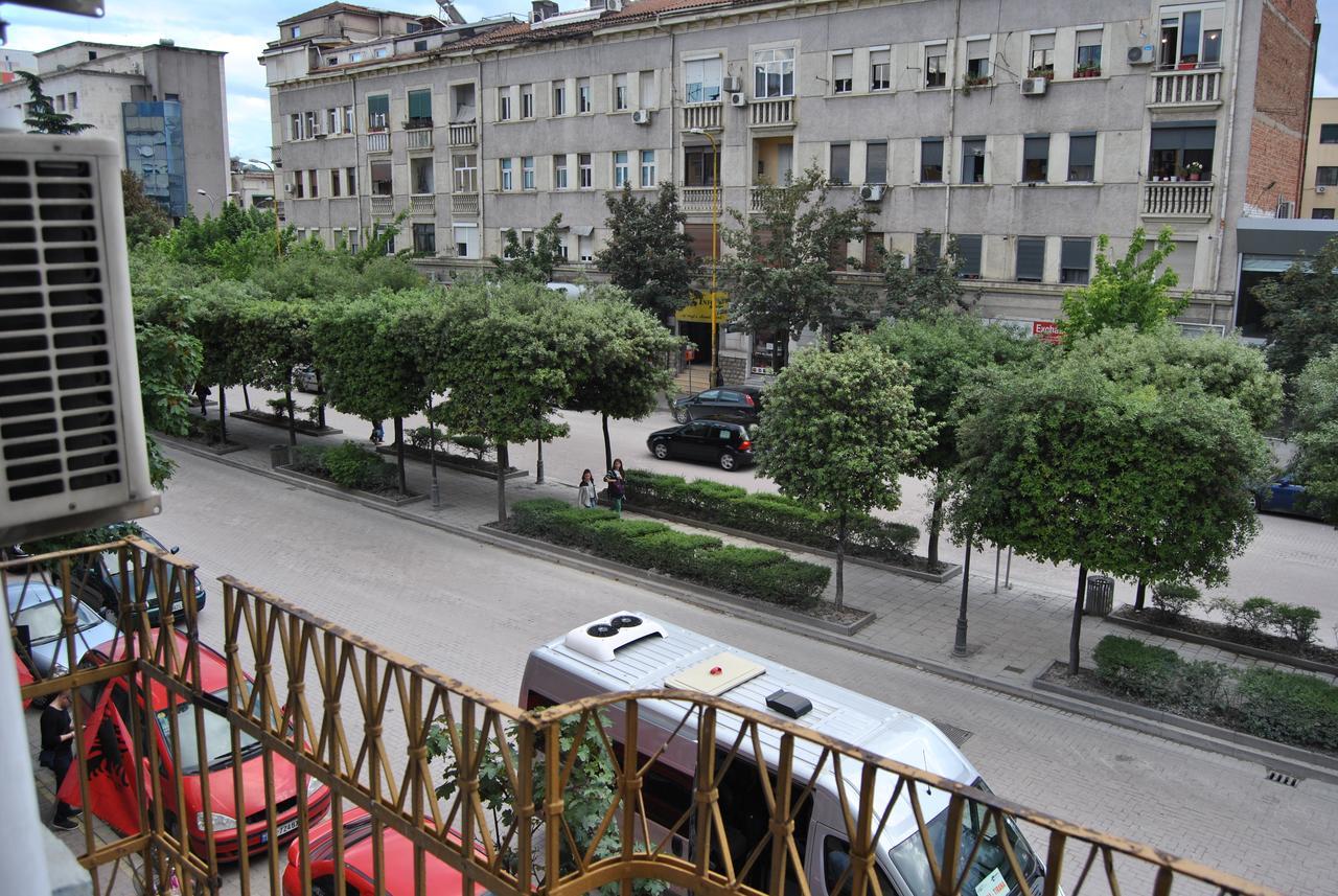 Hotel Republika Тирана Екстериор снимка
