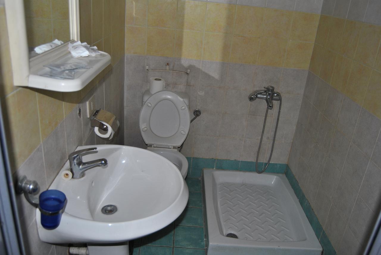 Hotel Republika Тирана Екстериор снимка