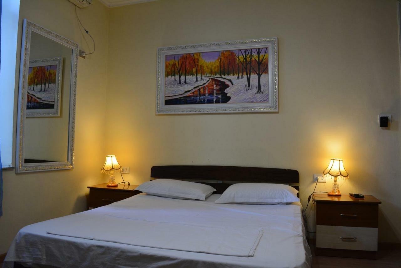Hotel Republika Тирана Екстериор снимка