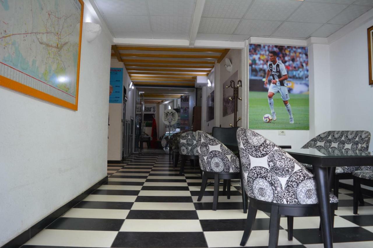 Hotel Republika Тирана Екстериор снимка