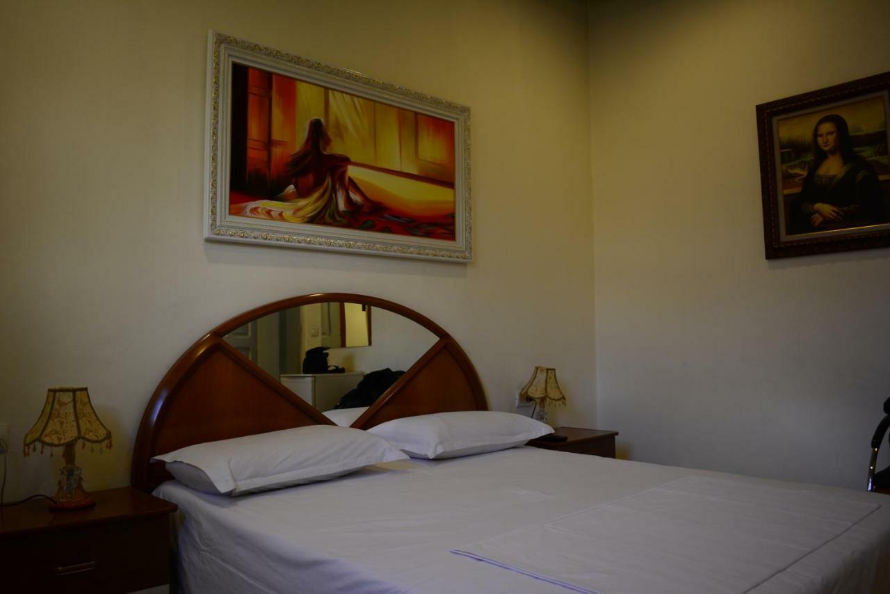 Hotel Republika Тирана Екстериор снимка