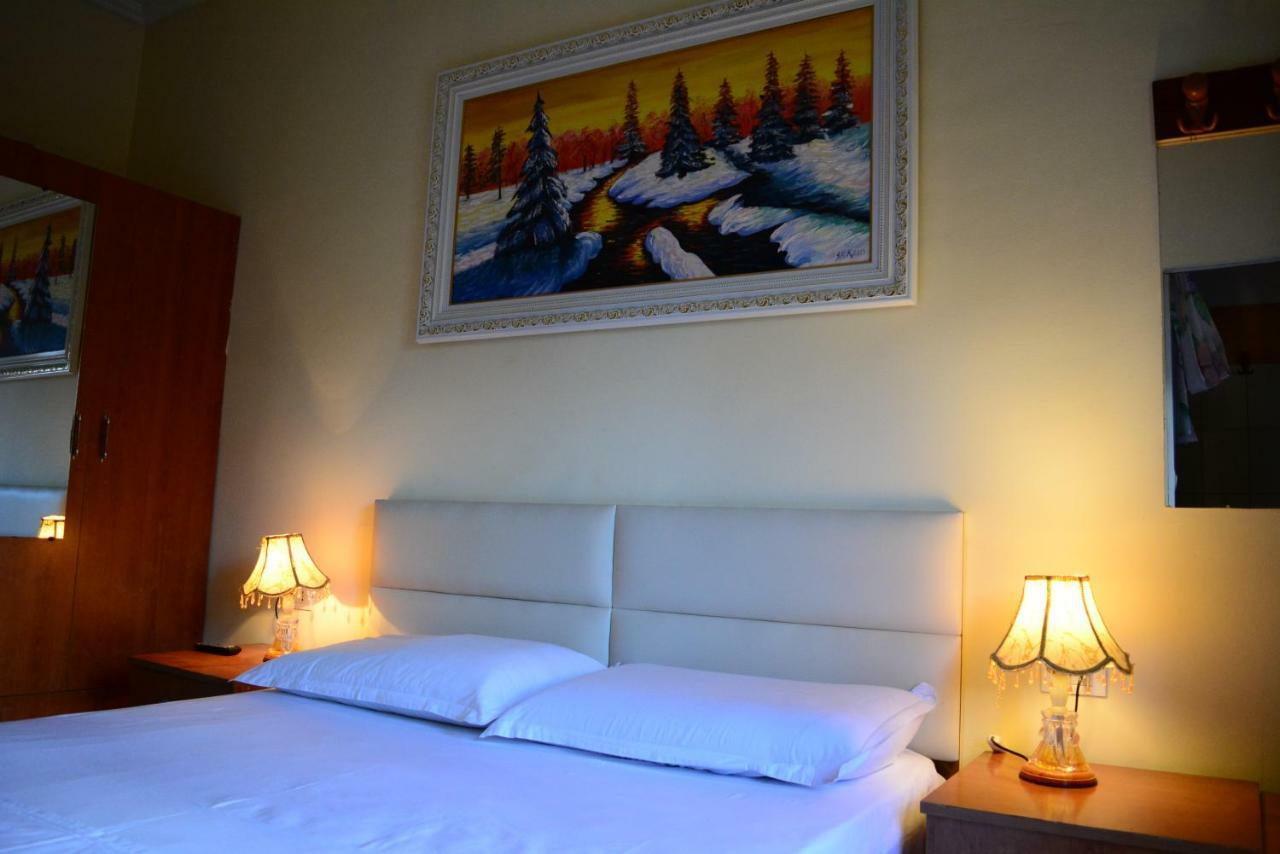 Hotel Republika Тирана Екстериор снимка